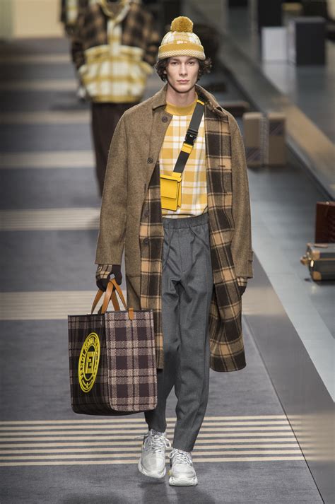 Fendi Fall 2018 Menswear Collection 